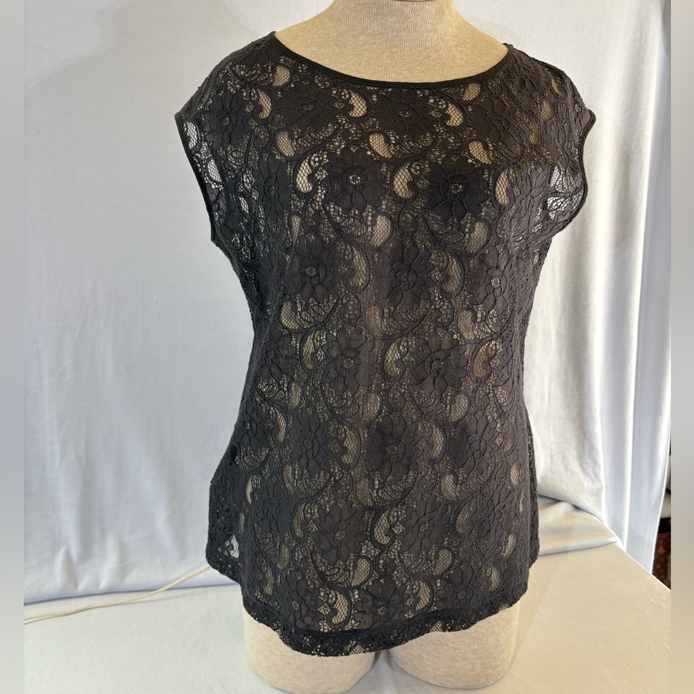 Eddie Bauer Lace Sleeveless Top